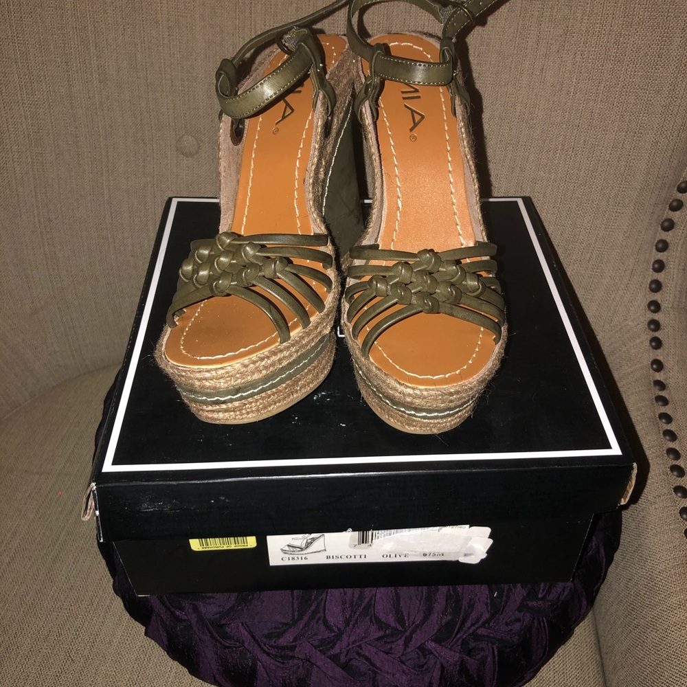 Mia olive green wedges
